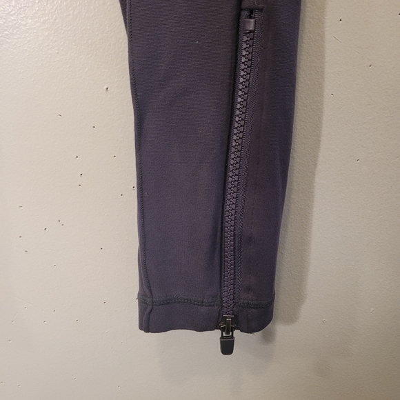 Fabletics capri Leggings with side zipper Size S - Picture 4 of 4